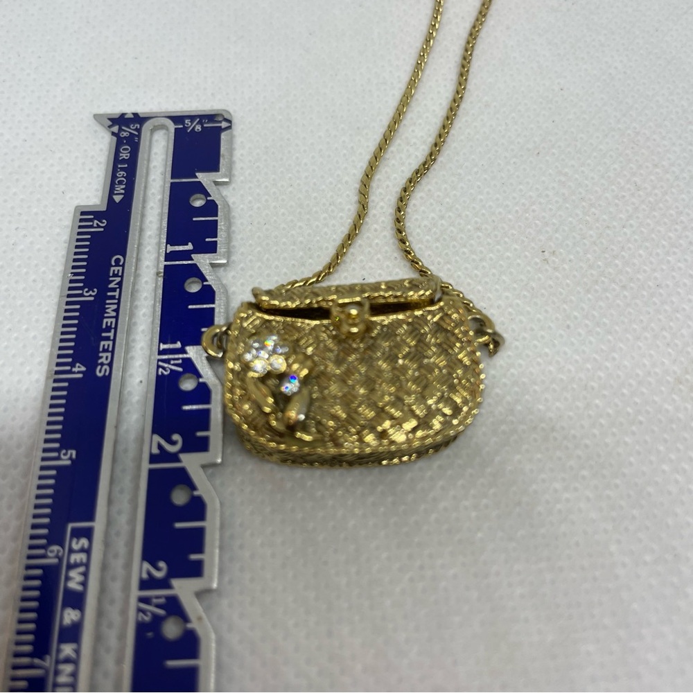 1928 Goldweave and Rhinestone Flower Purse Pendant Charm Necklace - Picture 9 of 9